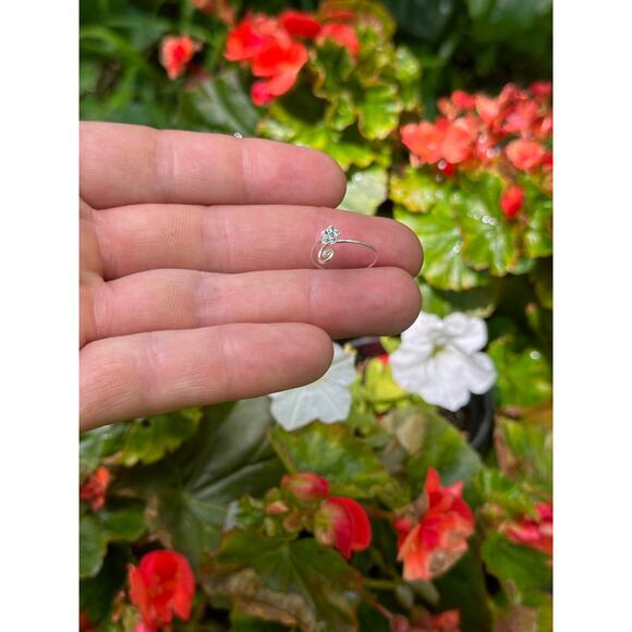 Sterling Silver Adjustable Looped Toe Ring with Clear Crystal Flower - Picture 3 of 5